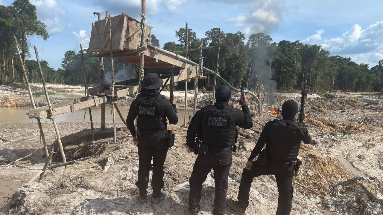 EM CALÇOENE, POLÍCIA CIVIL REALIZA DESMONTE DE DOIS GARIMPOS ILEGAIS DURANTE A OPERAÇÃO “GUARDIÕES DO BIOMA”